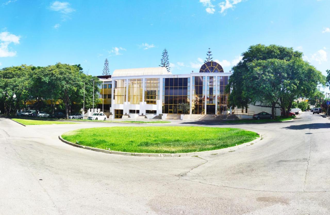 קווארטיירה Moradia Geminada V0 - Localizacao Central - Privada מראה חיצוני תמונה